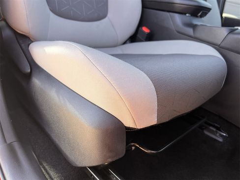 Used 2025 Toyota RAV4 XLE image 26