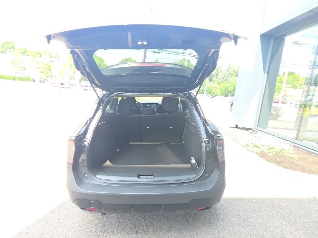 Certified 2025 Nissan Kicks SV AWD/4WD image 12