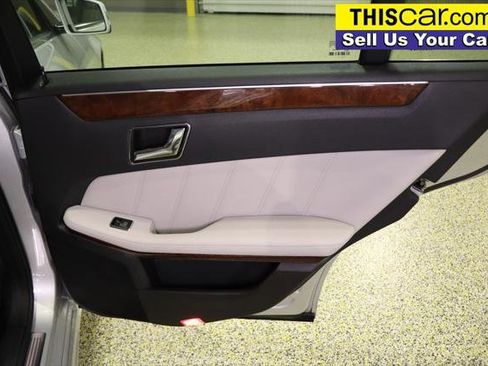 Used 2011 Mercedes-Benz E 550 4MATIC Sedan image 30