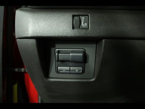 Used 2023 Chevrolet Colorado LT w/ LT Convenience Package III image 30