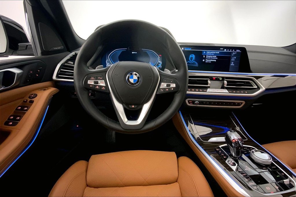 Certified 2023 BMW X5 xDrive45e w/ Executive Package AWD/4WD image 4