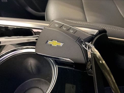 Used 2025 Chevrolet Suburban Premier image 14