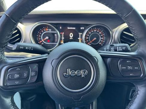Certified 2022 Jeep Wrangler Unlimited Sport w/ Sun And Sound Package AWD/4WD image 17