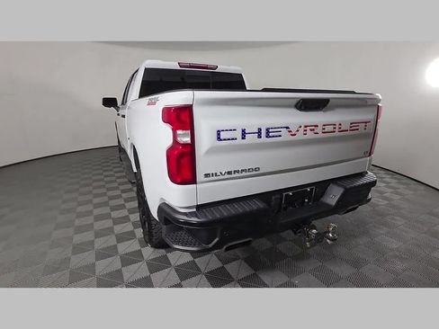 Used 2024 Chevrolet Silverado 1500 LT Trail Boss w/ LT Trail Boss Premium Package AWD/4WD image 47