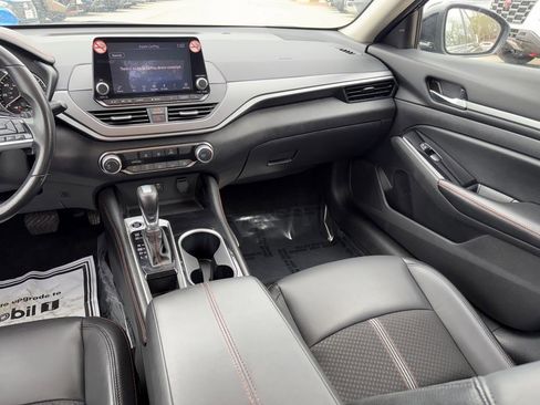 Used 2024 Nissan Altima 2.5 SR image 23