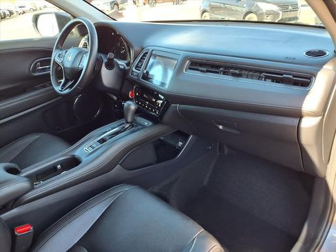 Used 2020 Honda HR-V Touring image 19