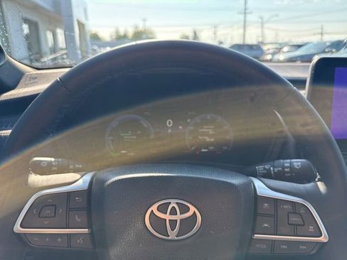 Used 2025 Toyota Grand Highlander AWD Hybrid image 9