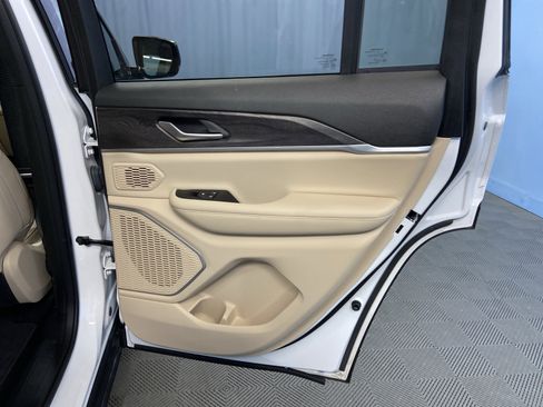 Used 2023 Jeep Grand Cherokee 4WD 4xe image 44