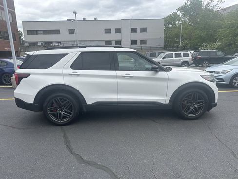 Used 2025 Ford Explorer ST AWD/4WD image 4