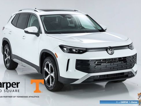 Used 2025 Volkswagen Tiguan SE w/ Panoramic Sunroof Package AWD/4WD image 54