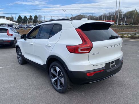 New 2026 Volvo XC40 B5 Plus w/ Protection Package Premier image 5