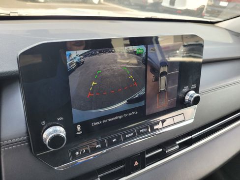 Used 2024 Mitsubishi Outlander SE image 17