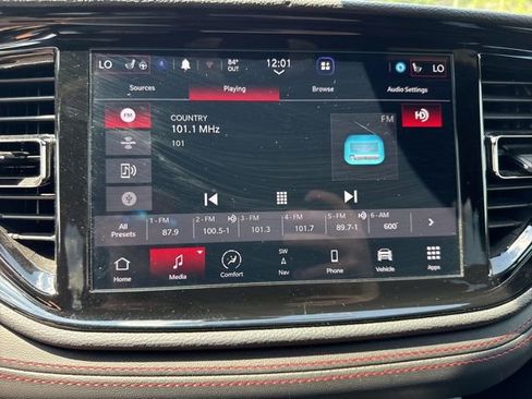Used 2025 Dodge Durango GT AWD/4WD image 36