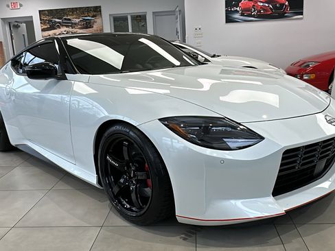 New 2023 Nissan Z Performance w/ Floor Mat Package (L93) image 2