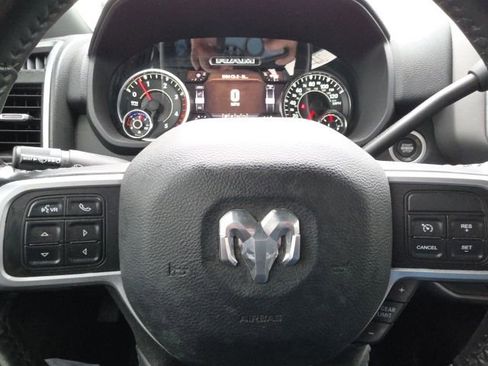 Used 2022 RAM 2500 Big Horn w/ Level C Equiment Group AWD/4WD image 4