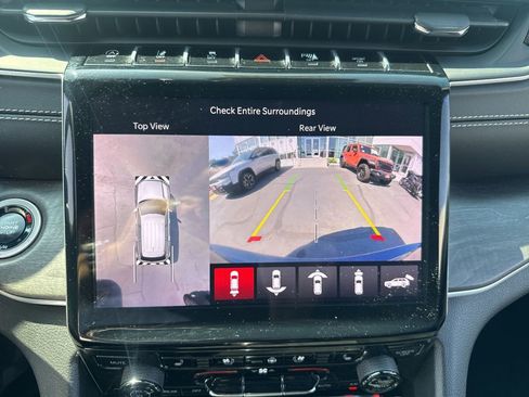 Certified 2024 Jeep Grand Cherokee Limited w/ Luxury Tech Group II image 24