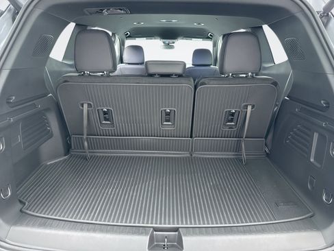 Used 2025 GMC Acadia AT4 w/ LPO, Floor Liner Package AWD/4WD image 24