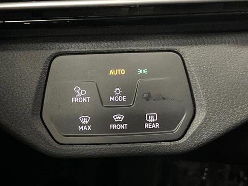 Used 2022 Volkswagen ID.4 Pro S image 25