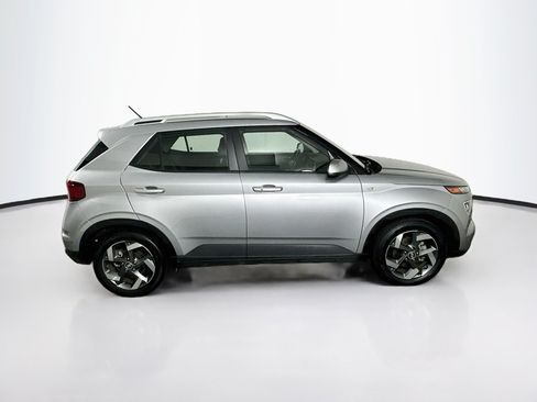 Used 2025 Hyundai Venue SEL FWD image 10