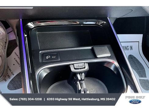 Used 2023 Mercedes-Benz GLB 250 image 24