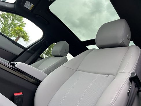 New 2026 Land Rover Range Rover Velar Dynamic SE image 14