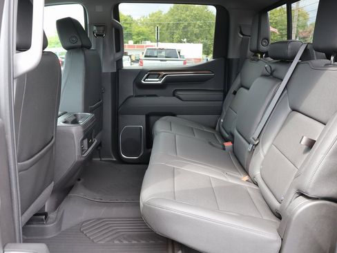 Used 2024 Chevrolet Silverado 1500 LT Trail Boss w/ LT Trail Boss Premium Package image 19