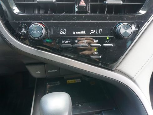 Used 2023 Toyota Camry XSE FWD image 13