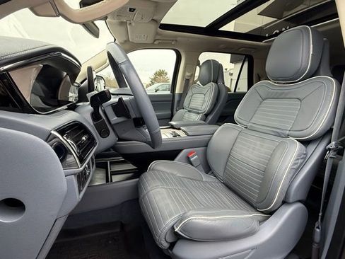 Used 2022 Lincoln Navigator L Black Label image 13