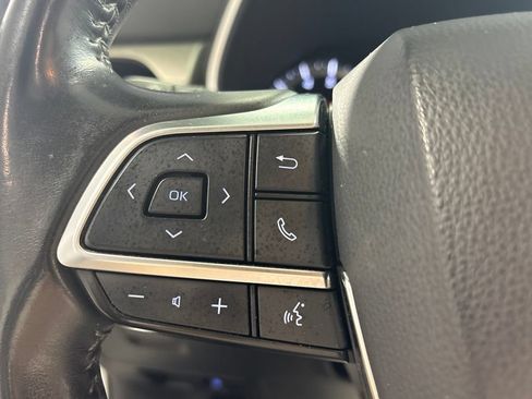 Used 2021 Toyota Highlander XLE AWD/4WD image 33