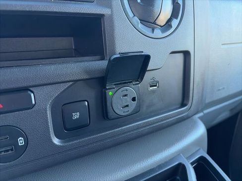 Used 2024 Ford E-450 and Econoline 450 Super Duty w/ Power Windows & Locks Group image 25