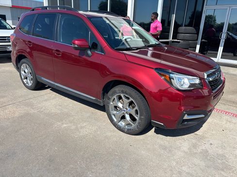 Used 2018 Subaru Forester 2.5i Touring w/ Popular Package #2 AWD/4WD image 4