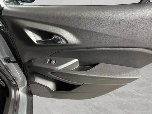 Certified 2026 Chevrolet Trax RS w/ Driver Confidence Package FWD image 32