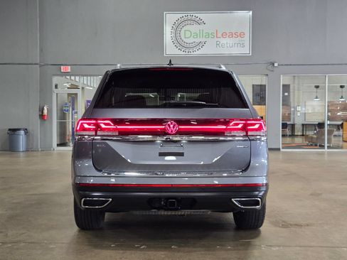 Used 2024 Volkswagen Atlas SEL AWD/4WD image 8