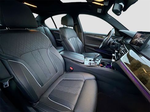 Used 2023 BMW 540i w/ M Sport Package image 30