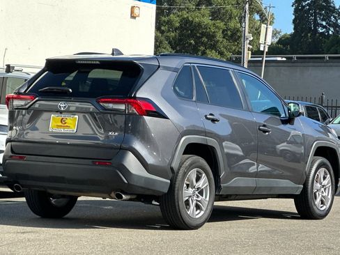 Used 2025 Toyota RAV4 XLE FWD image 5