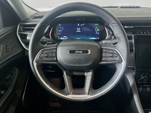Used 2023 Jeep Grand Cherokee 4WD 4xe image 18
