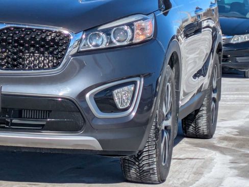 Used 2016 Kia Sorento EX image 10