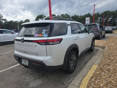 Certified 2025 Nissan Pathfinder SV AWD/4WD image 4