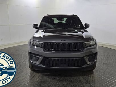 Used 2023 Jeep Grand Cherokee Altitude