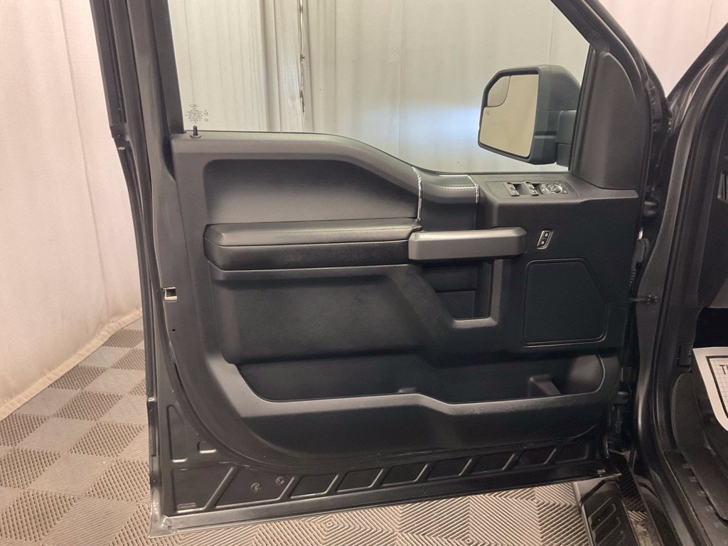Used 2018 Ford F150 XLT w/ Equipment Group 302A Luxury AWD/4WD image 21