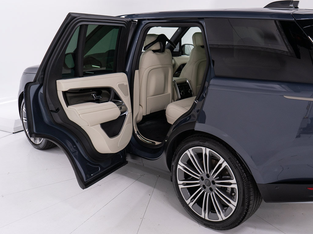 Used 2026 Land Rover Range Rover SE AWD/4WD image 20