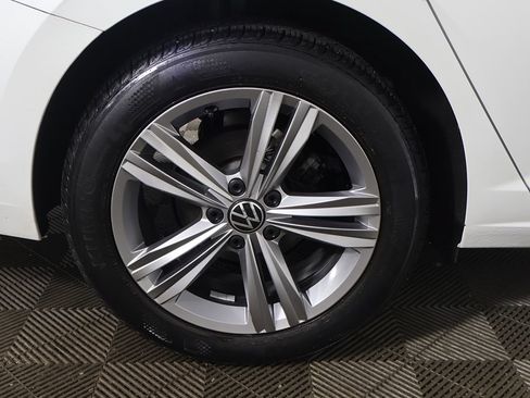 Used 2023 Volkswagen Jetta SE w/ Panoramic Sunroof Package FWD image 22