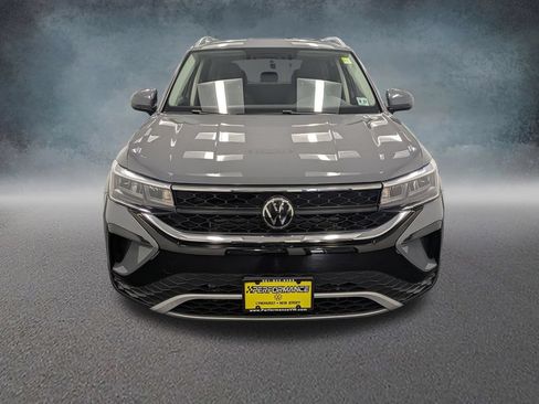 Used 2022 Volkswagen Taos SE AWD/4WD image 2