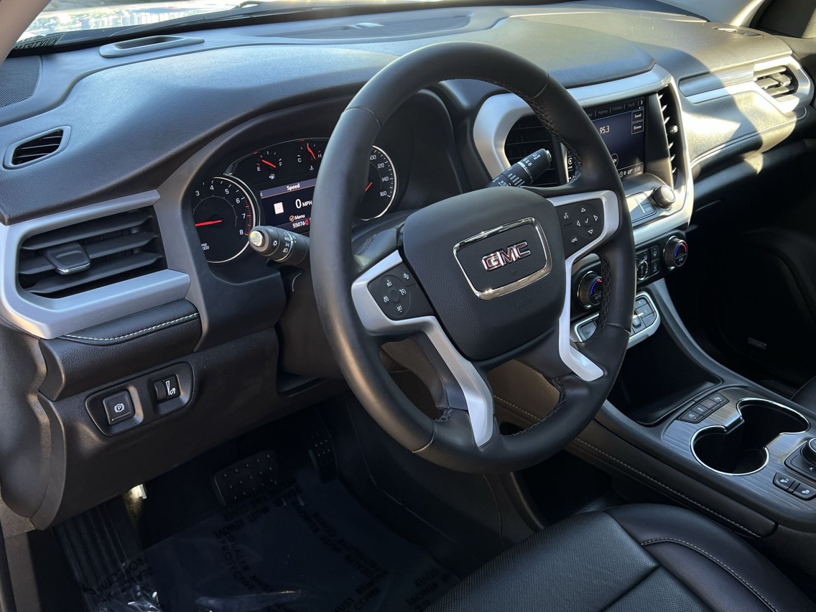 Used 2023 GMC Acadia SLT AWD/4WD image 21