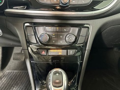 Used 2022 Buick Encore Preferred w/ Safety Package image 23