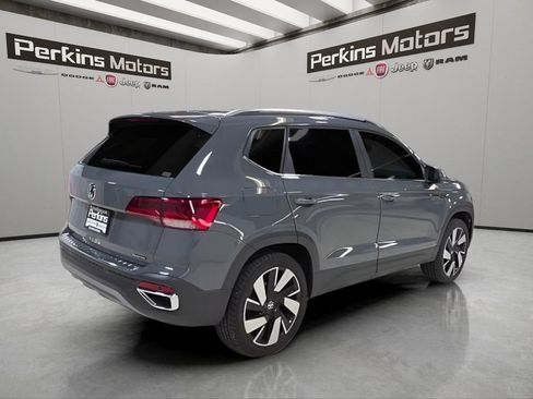 Used 2024 Volkswagen Taos SEL AWD/4WD image 5