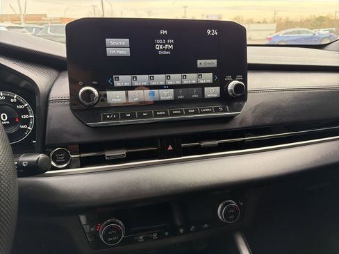 Used 2024 Mitsubishi Outlander SE Black Edition image 10