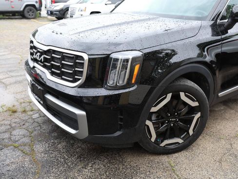 Used 2023 Kia Telluride S w/ S Sunroof Package FWD image 2