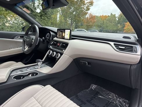 Used 2023 Genesis G70 2.0T w/ Sport Prestige Package image 34