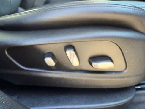 Used 2017 Cadillac XT5 Luxury image 30